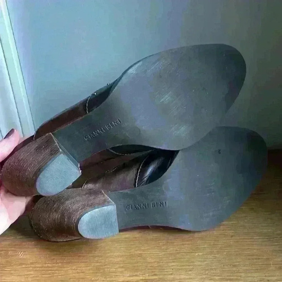 Gianni Bini Western Style Clogs/Shoes - Picture 7 of 10